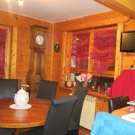 Chez Lily بيت للعطل *
